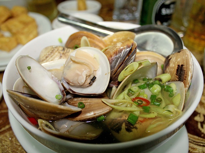 palourdes-au-bouillon-de-citronnelle