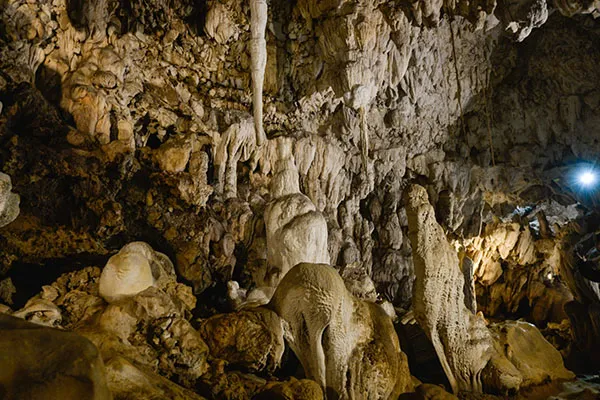 Grotte Tham Nangfa 600