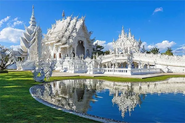 Wat Rong Khun 600